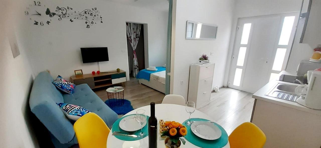 Lennida Studio Apartman With Free Parking Kavran Eksteriør bilde